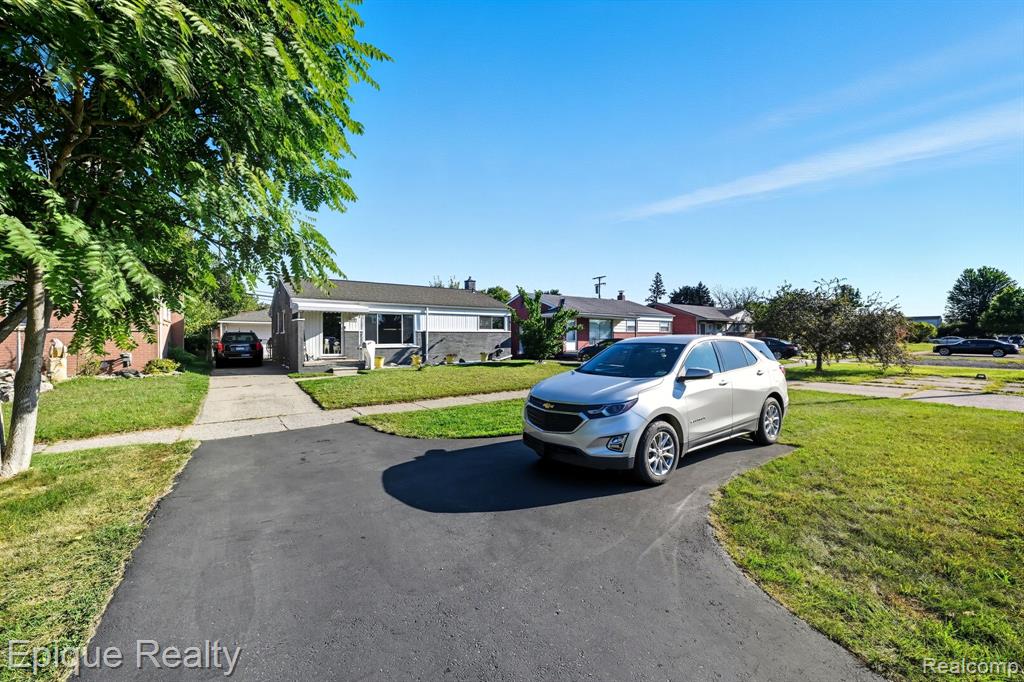 31640 Ann Arbor Trail