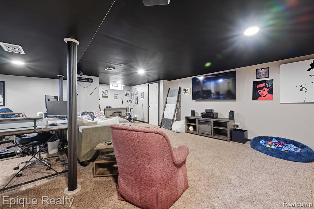 31640 Ann Arbor Trail