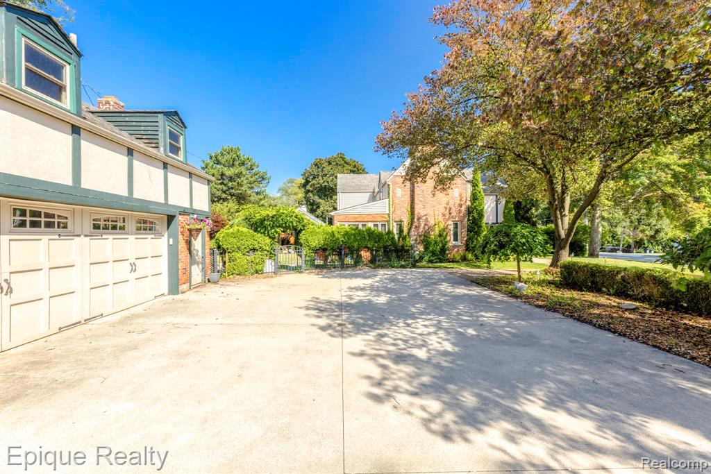 3455 Gratiot Avenue