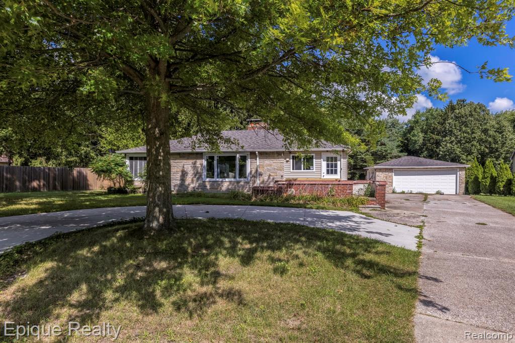 3174 N River Road