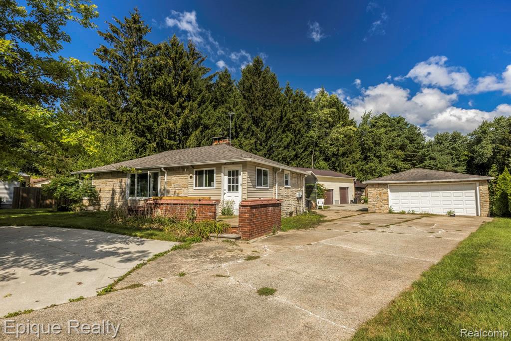 3174 N River Road