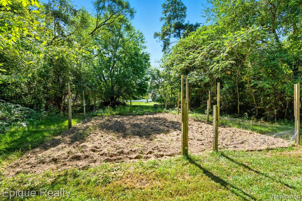 2051 Byron Road
