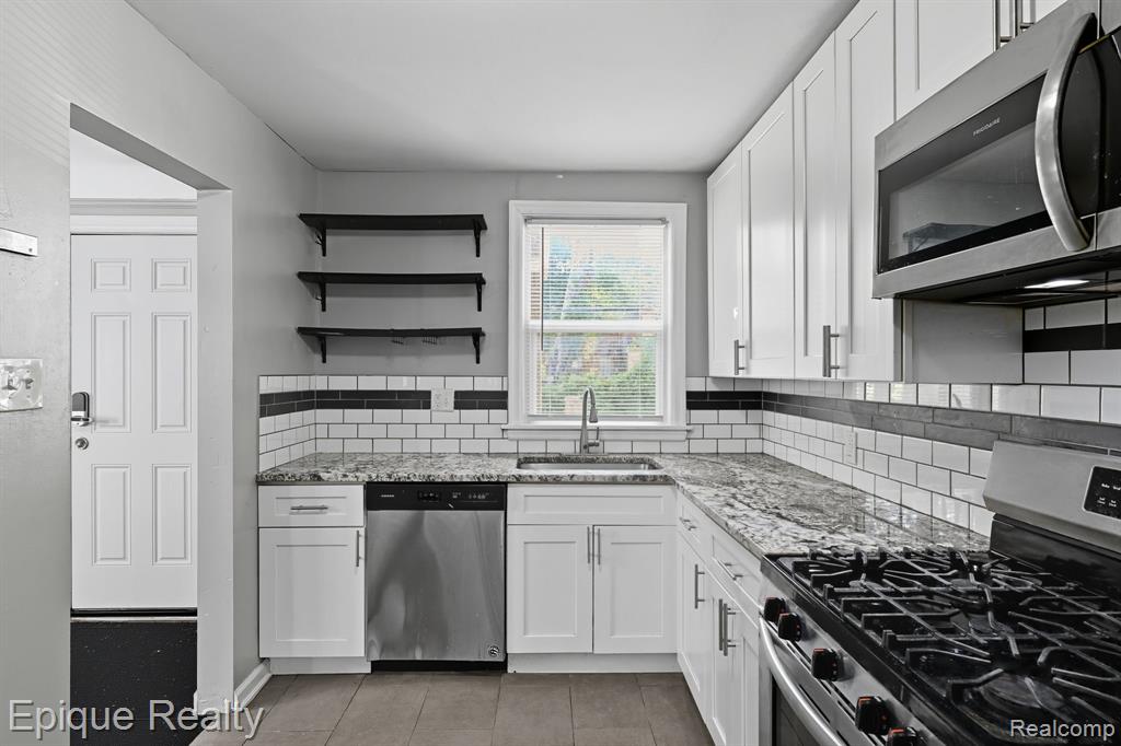 20201 Stratford Road