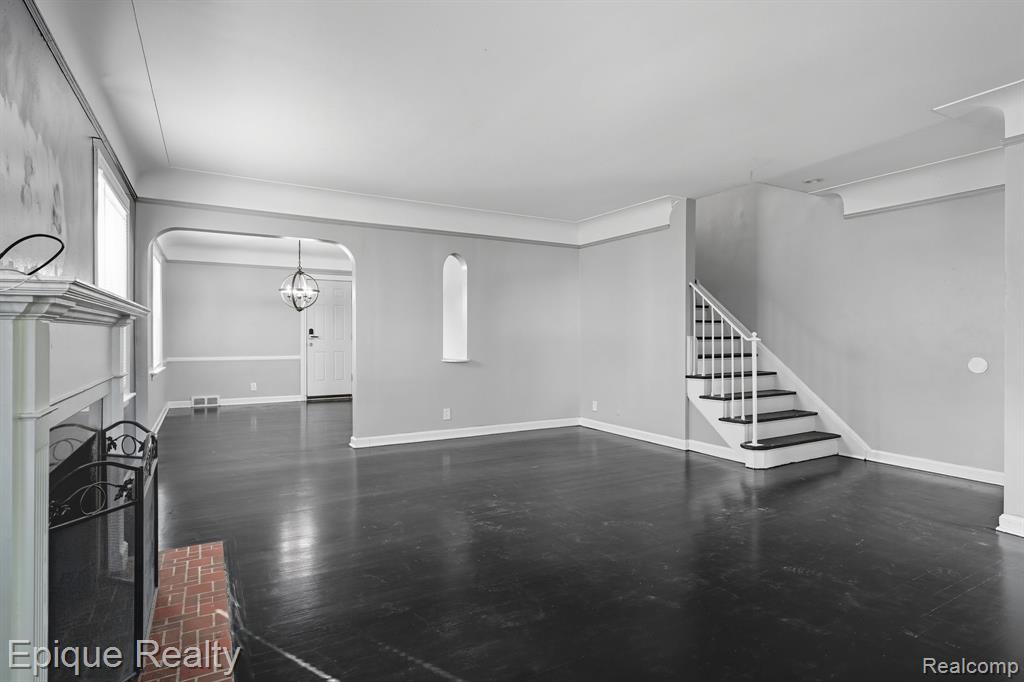 20201 Stratford Road