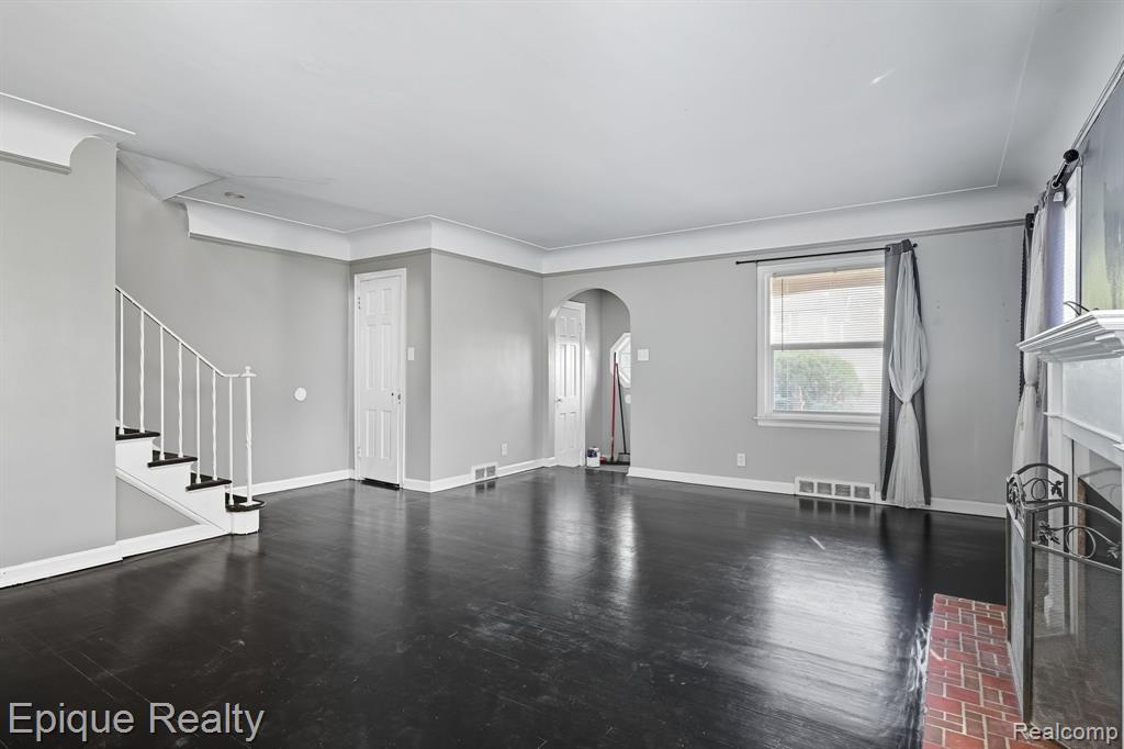 20201 Stratford Road