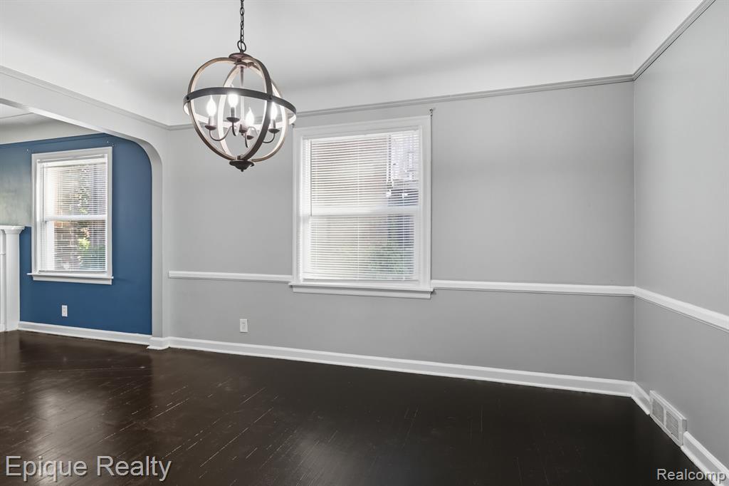 20201 Stratford Road