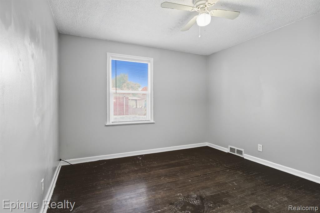 20201 Stratford Road