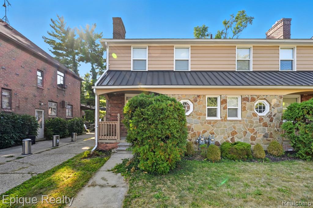 20201 Stratford Road