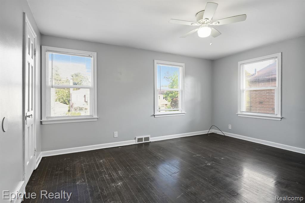 20201 Stratford Road