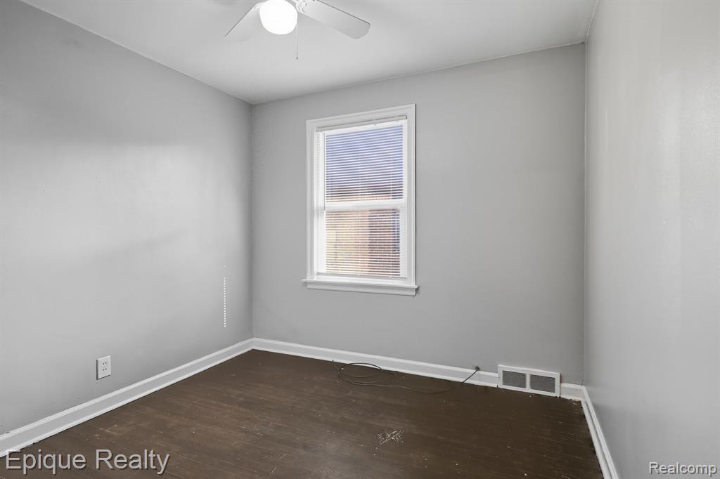 20201 Stratford Road