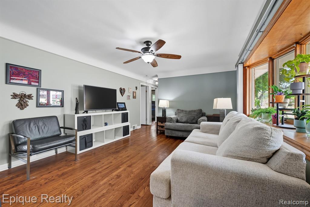3085 Grange Road