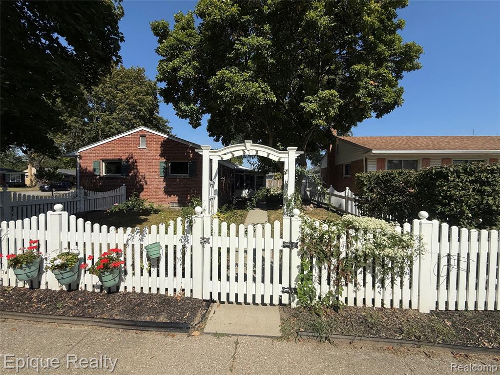 3085 Grange Road