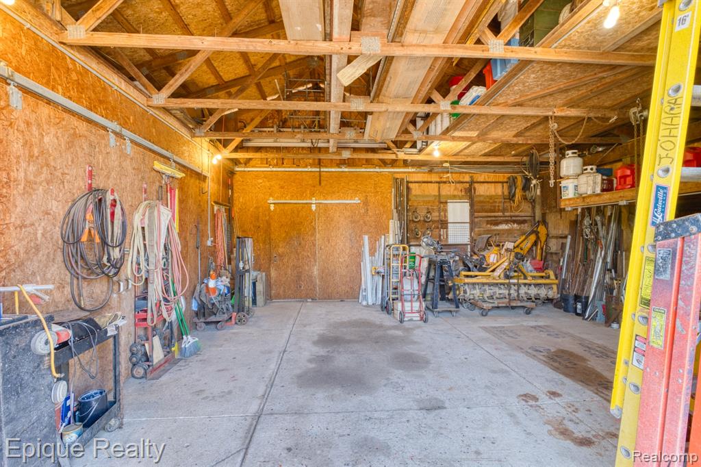 6742 Marsh Road