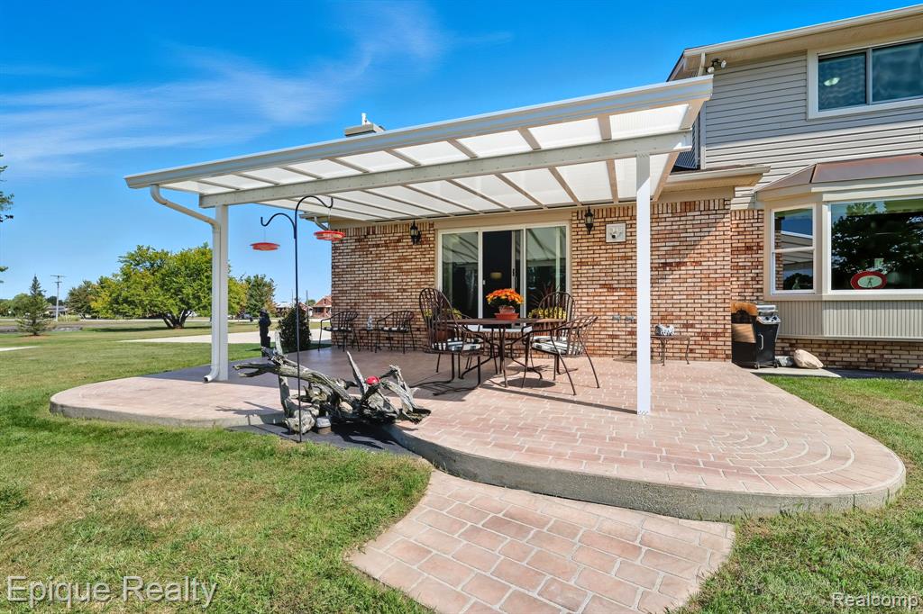6742 Marsh Road