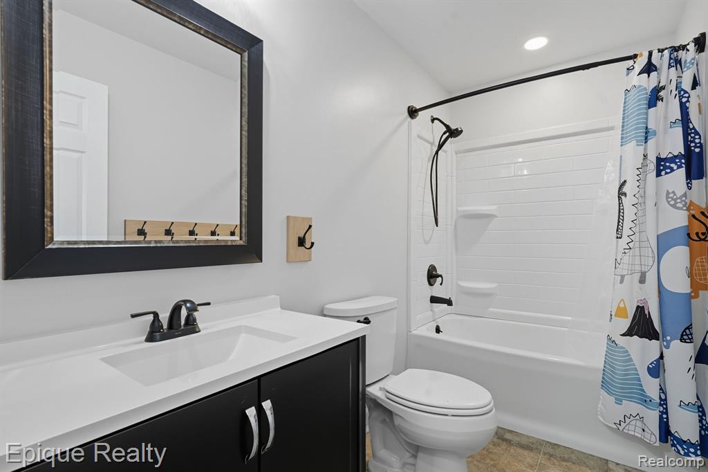 6481 Byron Road