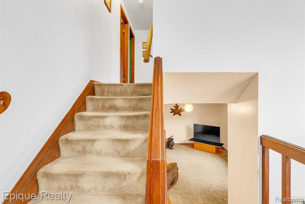 3871 Coventry Valley Drive