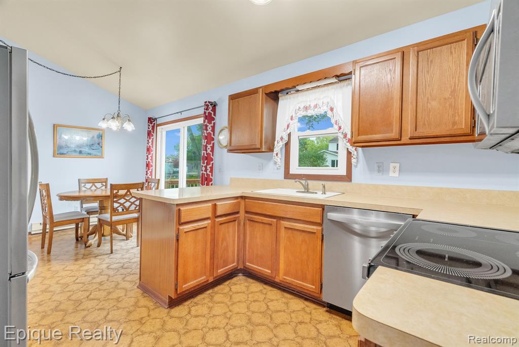 3871 Coventry Valley Drive