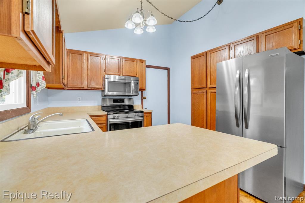 3871 Coventry Valley Drive
