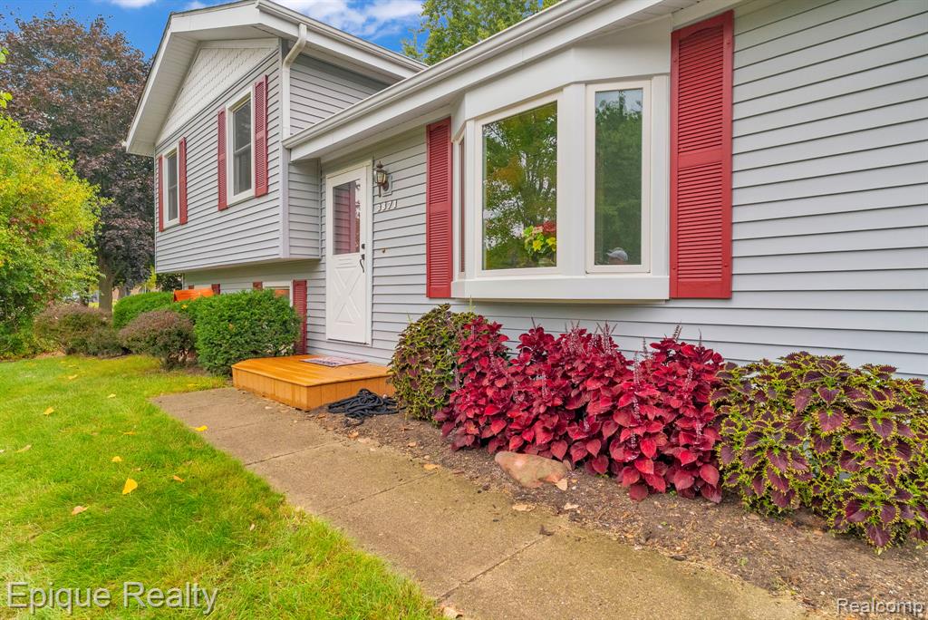 3871 Coventry Valley Drive