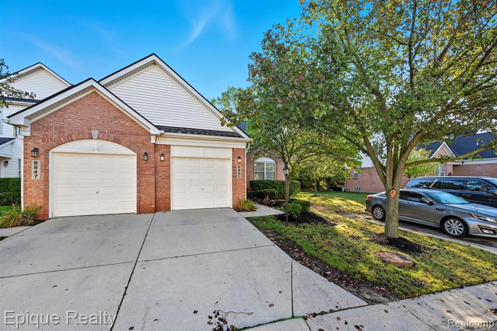 8851 Hardwood Drive