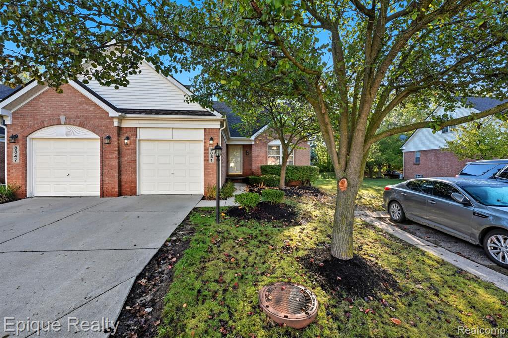8851 Hardwood Drive