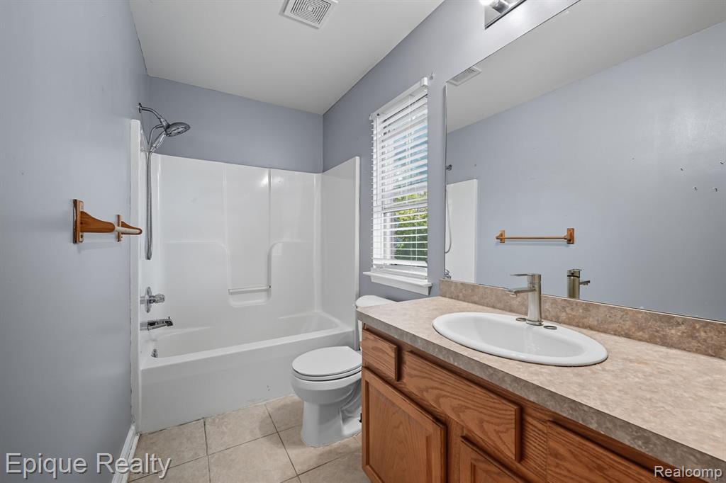 8851 Hardwood Drive