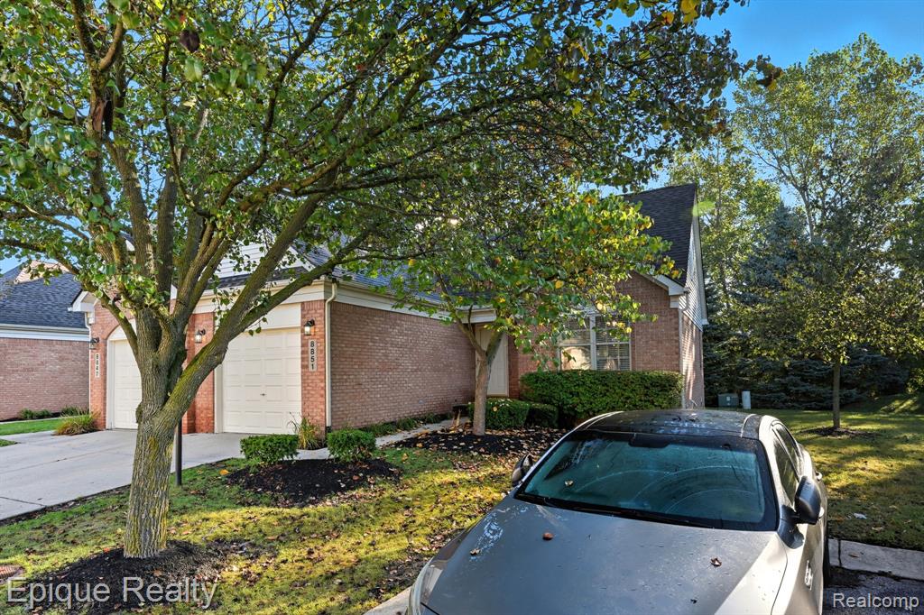 8851 Hardwood Drive