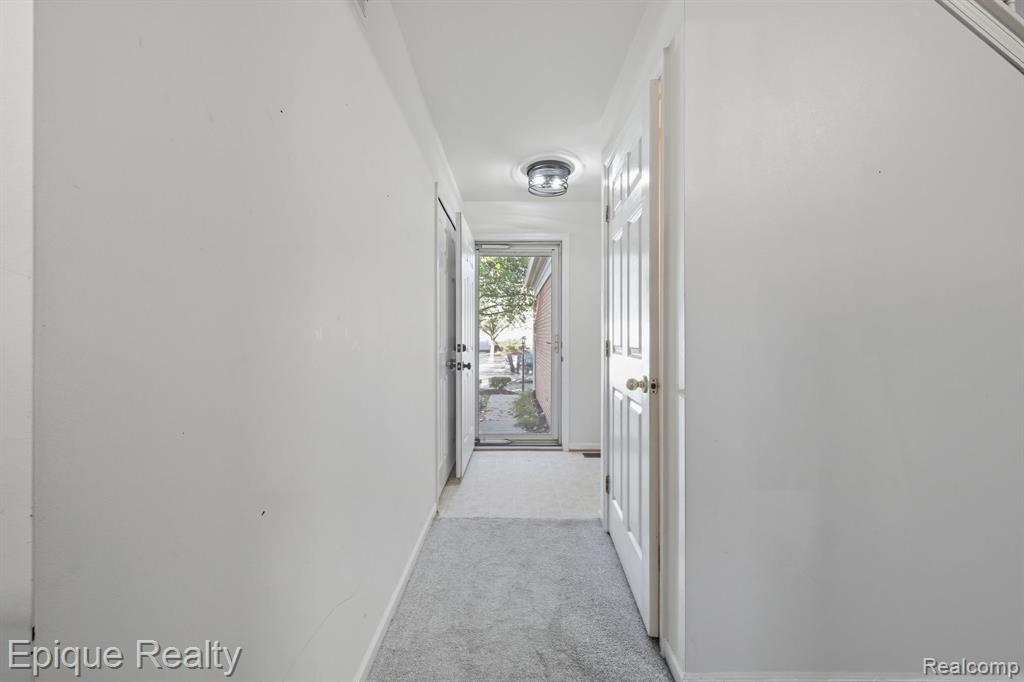 8851 Hardwood Drive