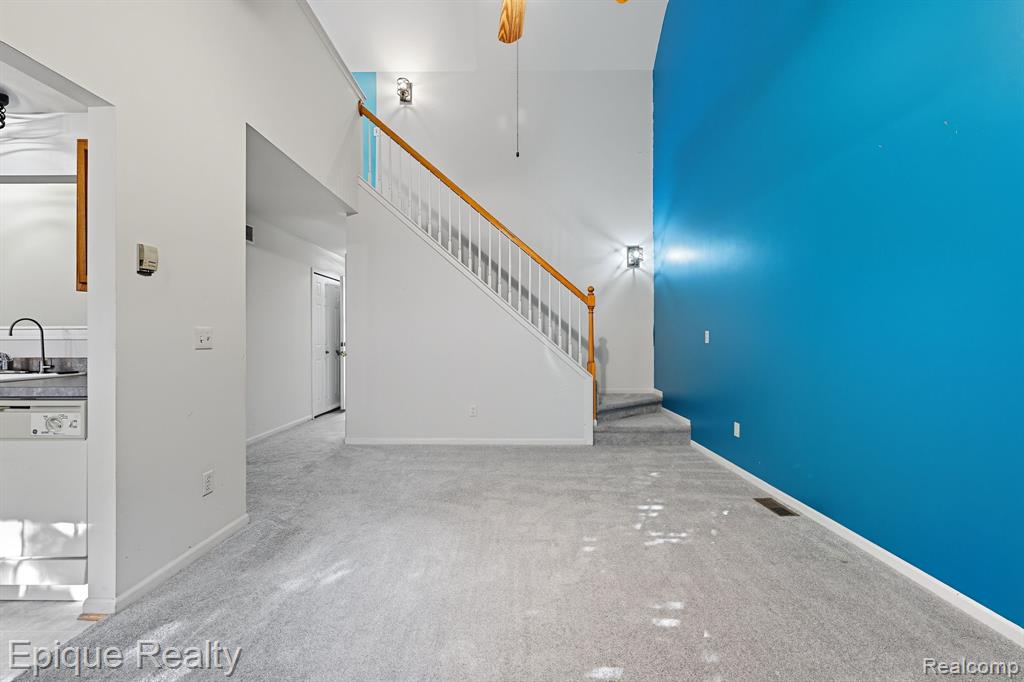 8851 Hardwood Drive
