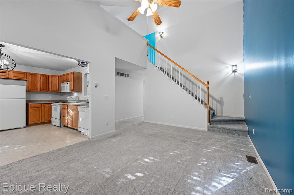 8851 Hardwood Drive