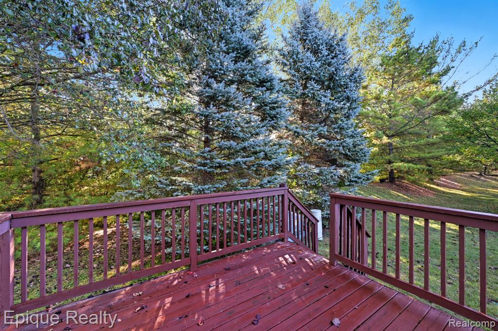 8851 Hardwood Drive