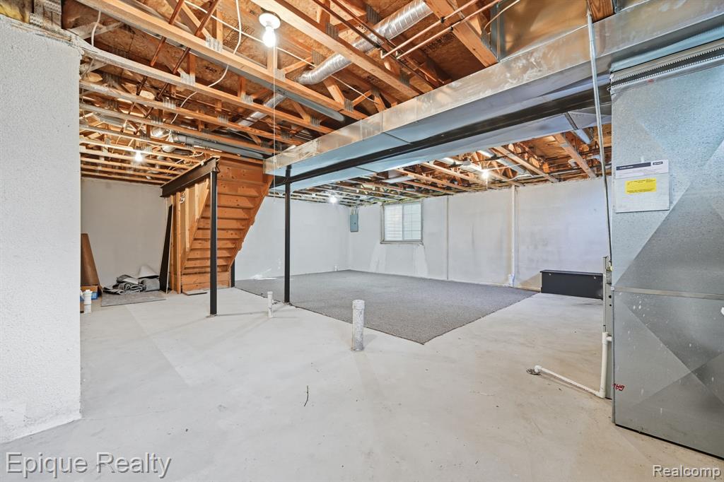 8851 Hardwood Drive
