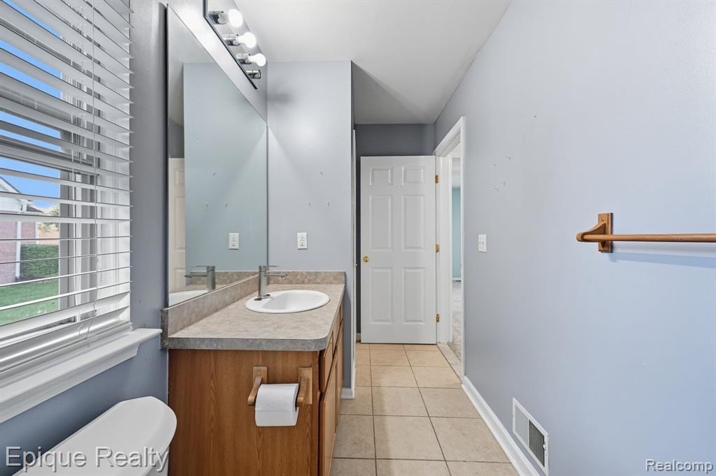 8851 Hardwood Drive