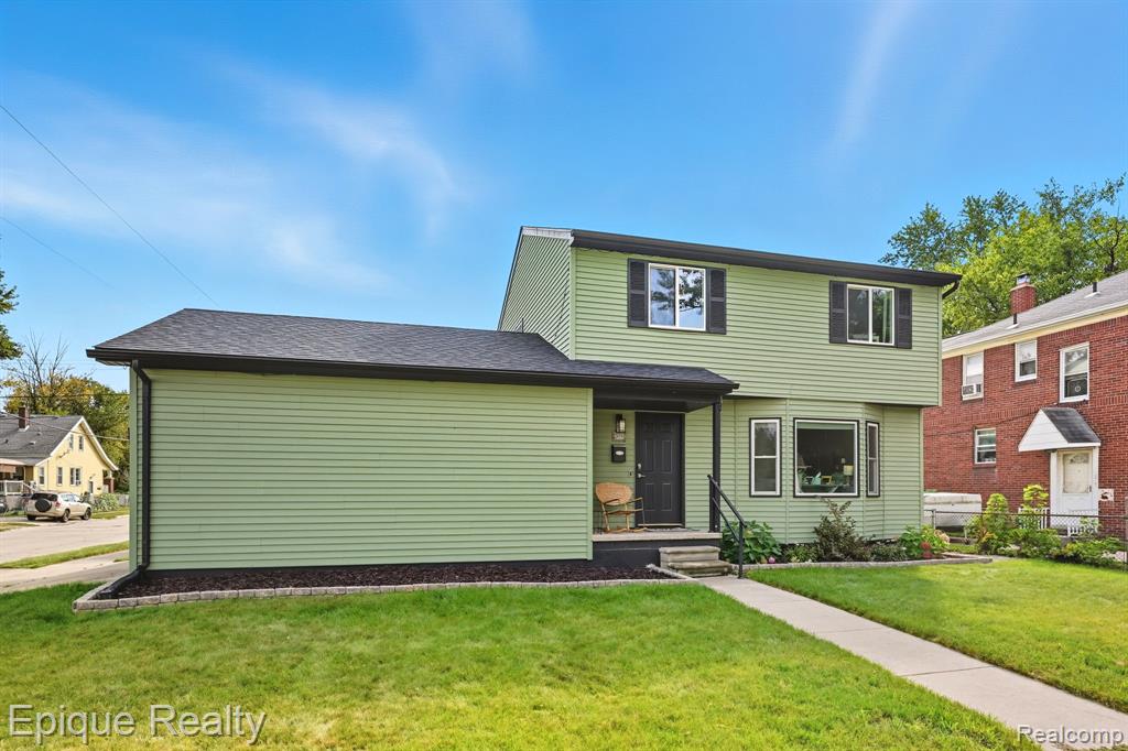 305 W Hayes Avenue