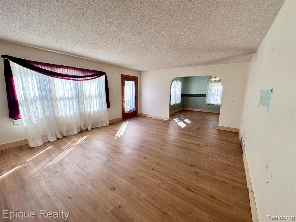 305 N Kennefic Street