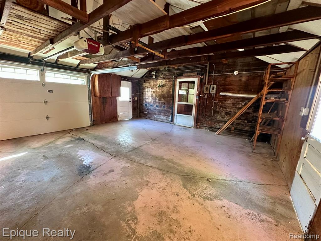 305 N Kennefic Street