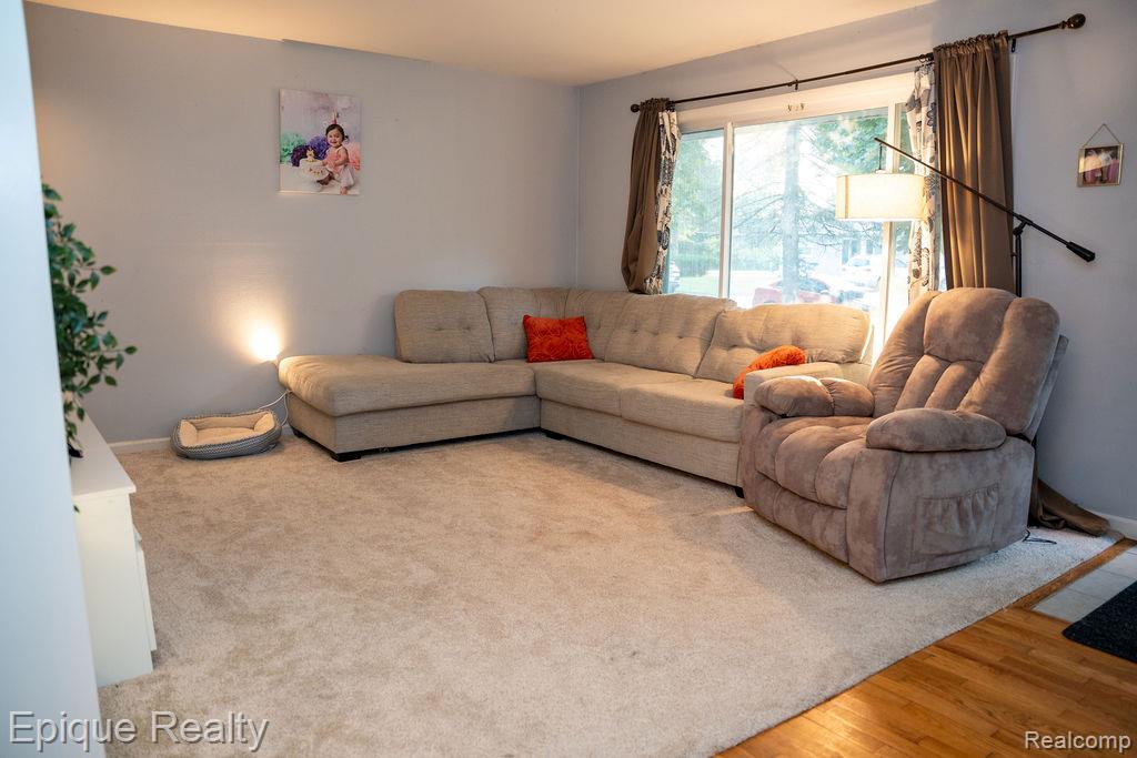 4505 Old Carriage Road