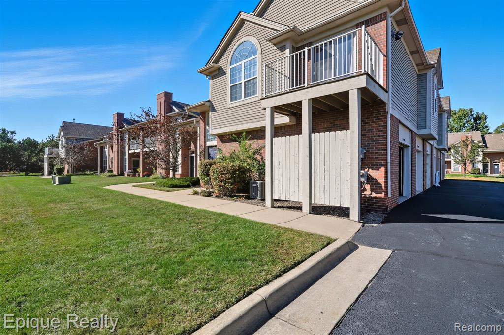 2084 Leighton Drive # 23