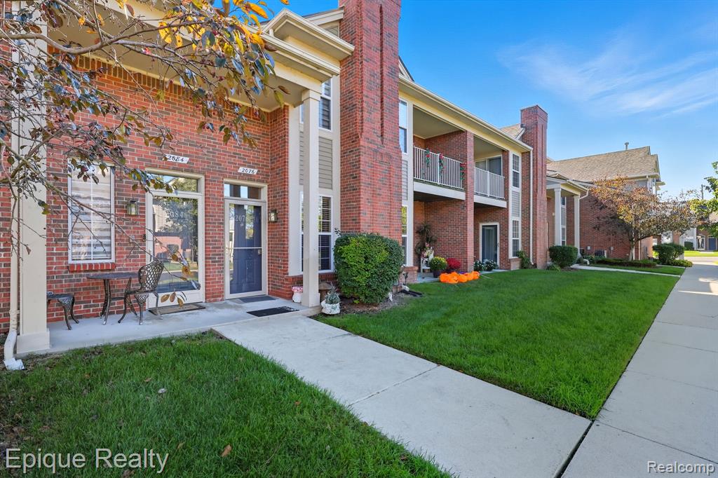 2084 Leighton Drive # 23