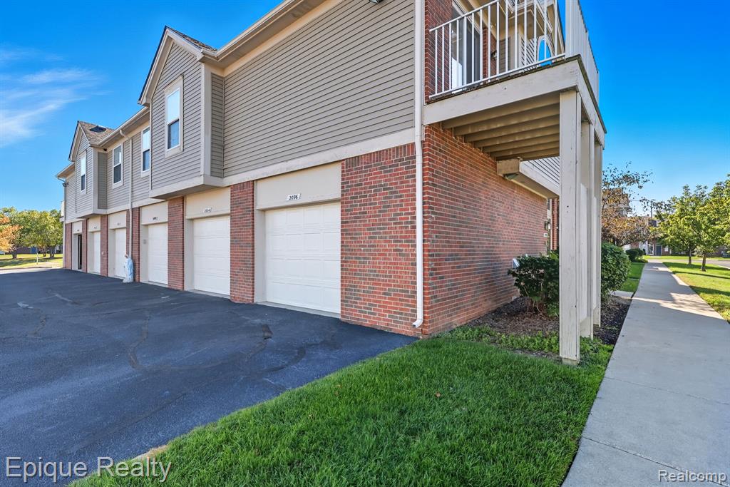 2084 Leighton Drive # 23