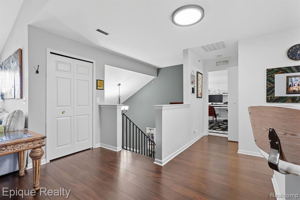 2084 Leighton Drive # 23