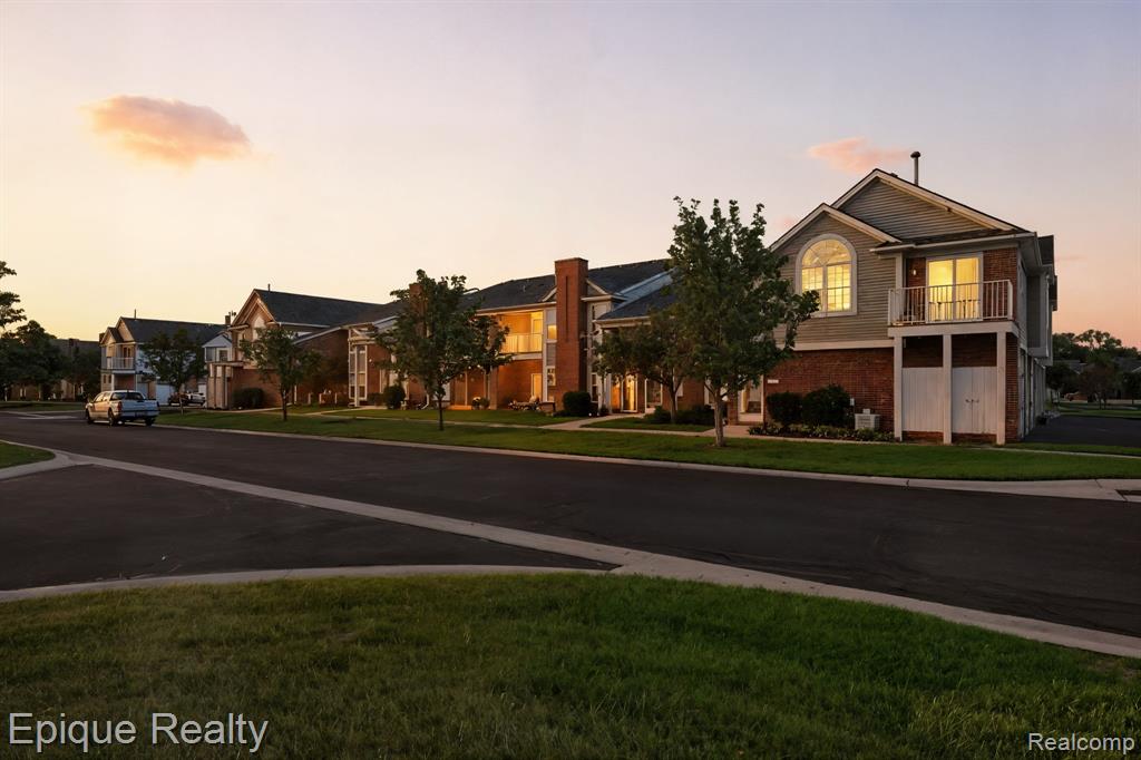 2084 Leighton Drive # 23