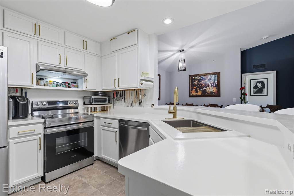 2084 Leighton Drive # 23