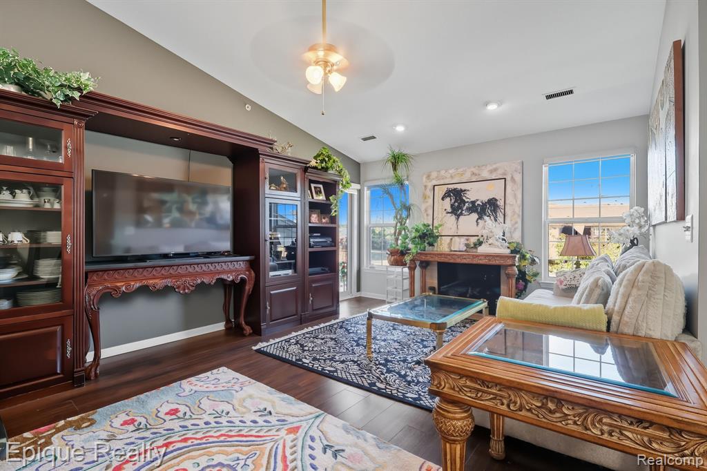 2084 Leighton Drive # 23