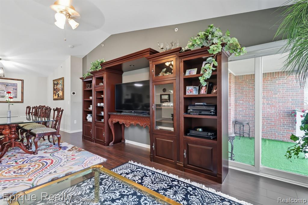 2084 Leighton Drive # 23