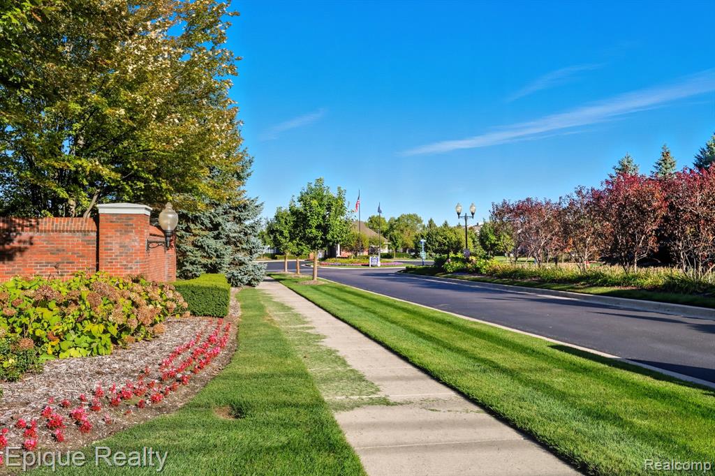 2084 Leighton Drive # 23