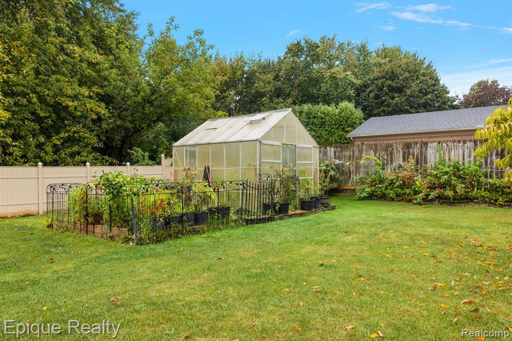 4527 Rochester Road