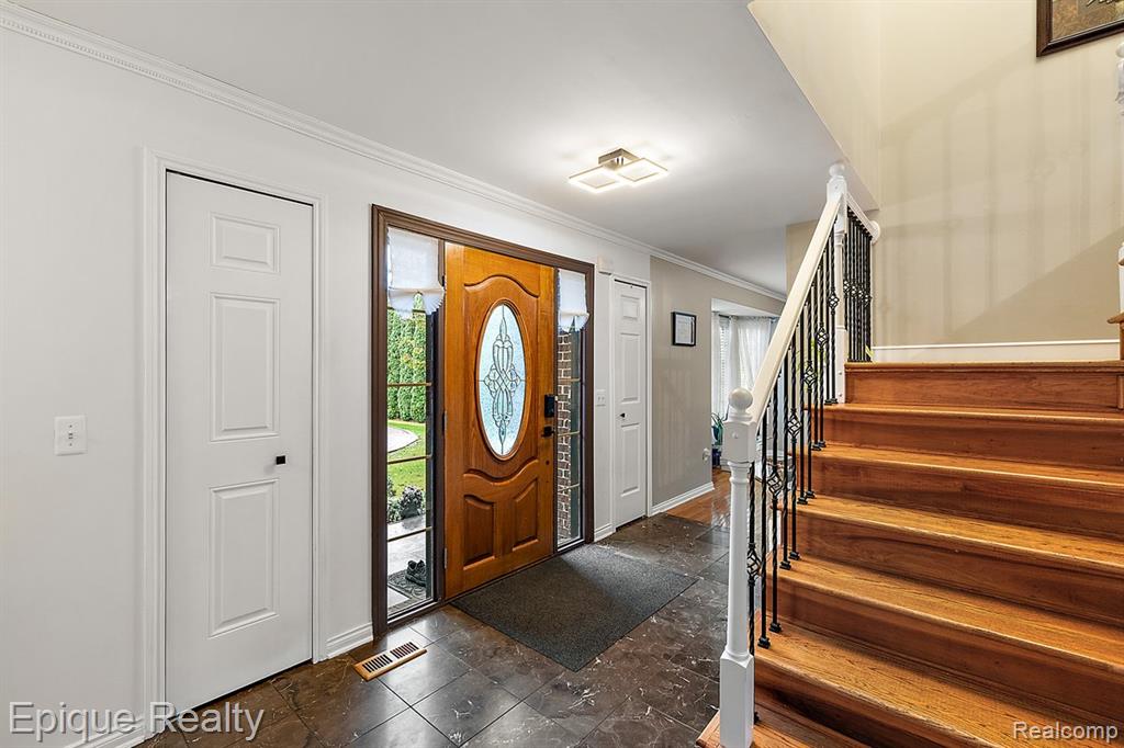 4527 Rochester Road