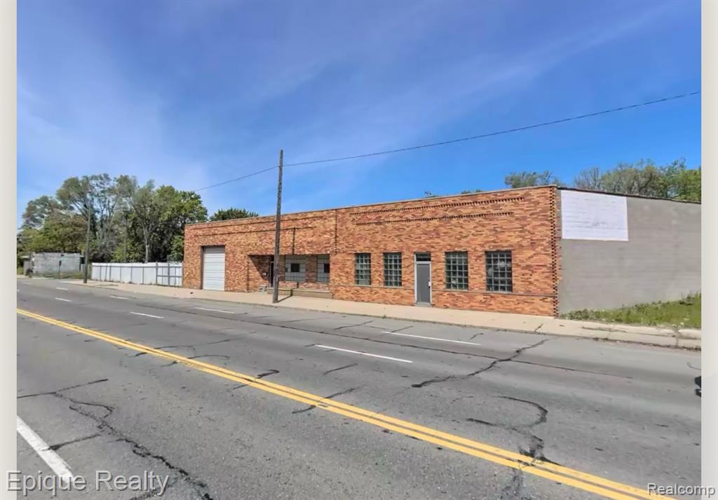 5431, 5419 & 54 E Davison Street
