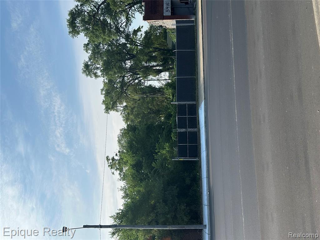 5431, 5419 & 54 E Davison Street